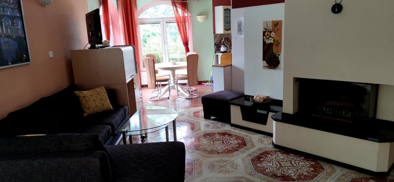 Homestay Kuchařovice Exteriér fotografie