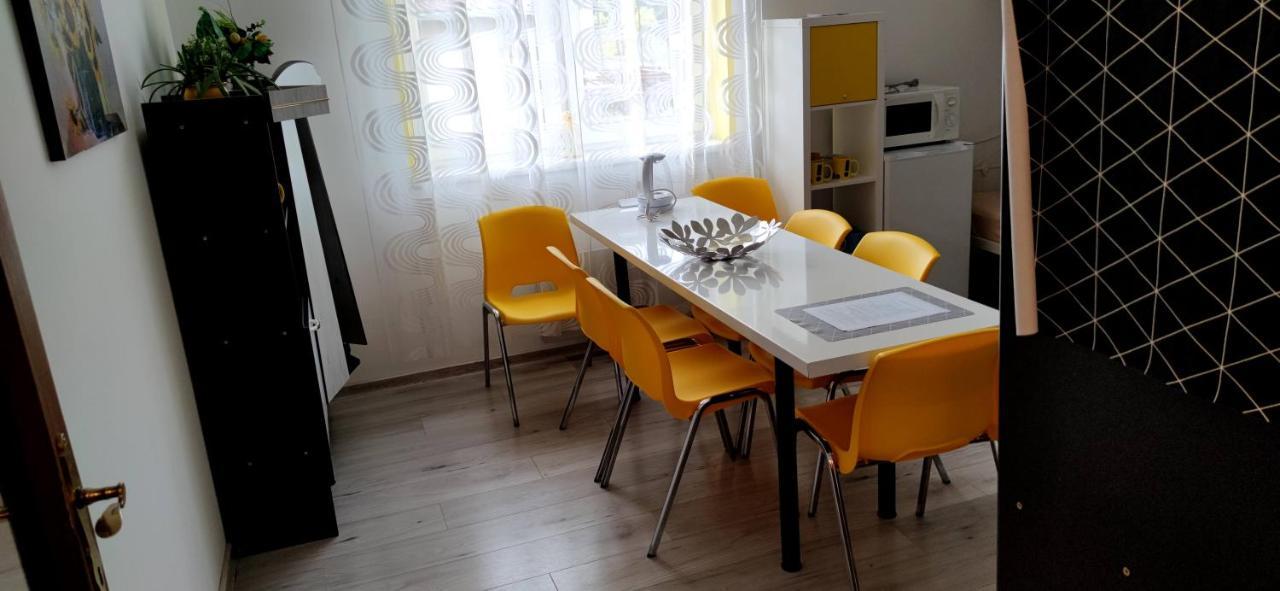 Homestay Kuchařovice Exteriér fotografie