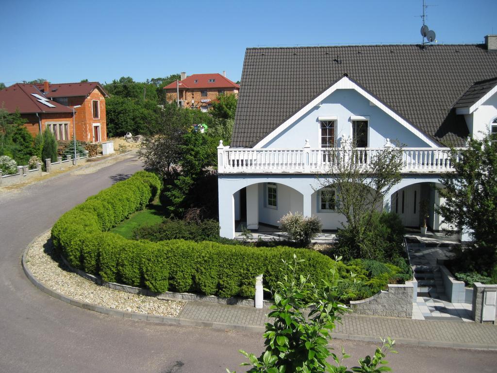 Homestay Kuchařovice Exteriér fotografie